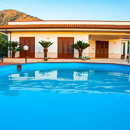 Casa Vacanze Caruso Carini Esterno foto