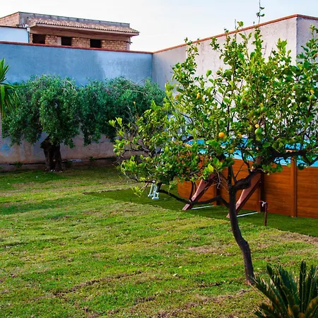 Casa Vacanze Caruso Carini Esterno foto